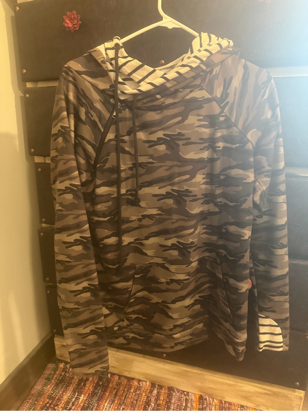 Woman’s  Camo Hooded Pullover Sweatshirt
